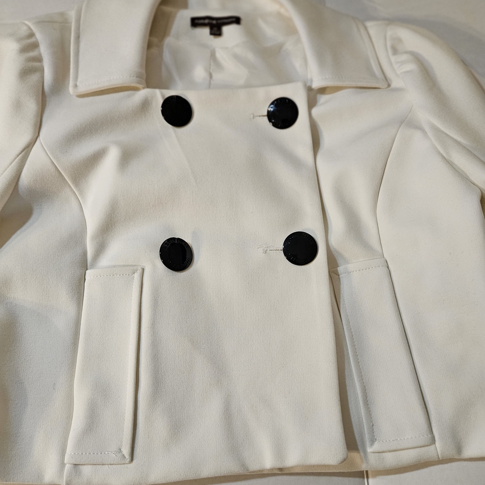 Adrienne Vittadini White Blazer with Tailored Fit - Picture 3 of 10